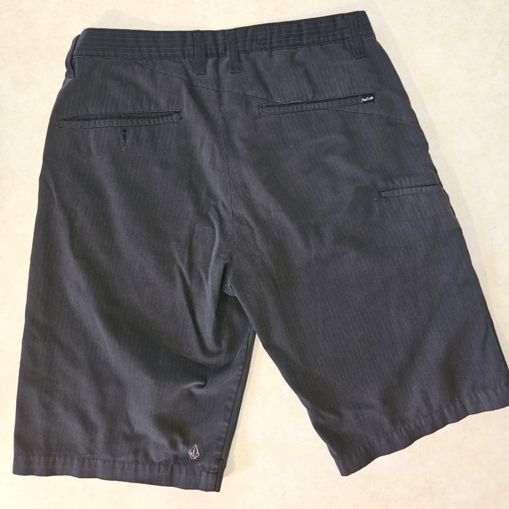 Men's Volcom Shorts Size 34